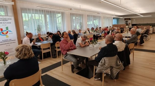 Anche quest'anno hanno partecipato numerosi soci dell'Unione all'assemblea generale annua Anche quest'anno hanno partecipato numerosi soci dell'Unione all'assemblea generale annua