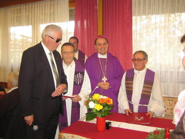 Il Presidente Stockner, il Vescovo Ivo Muser e i concelebranti