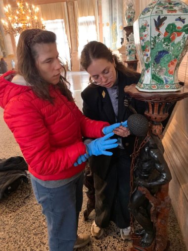 Percorso multisensoriale a Ca’ Rezzonico: i giovani scoprono le opere con il tatto