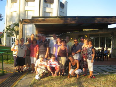 Foto di Gruppo davanti al Centro Vacanze "Le Torri"