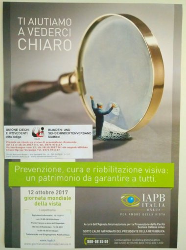Locandina della IAPB per la Giornata Mondiale della Vista: "Ti aiutiamo a vederci chiaro"
