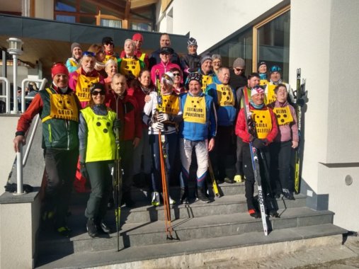 Foto di gruppo dei partecipanti alla settimana di sci di fondo 2026