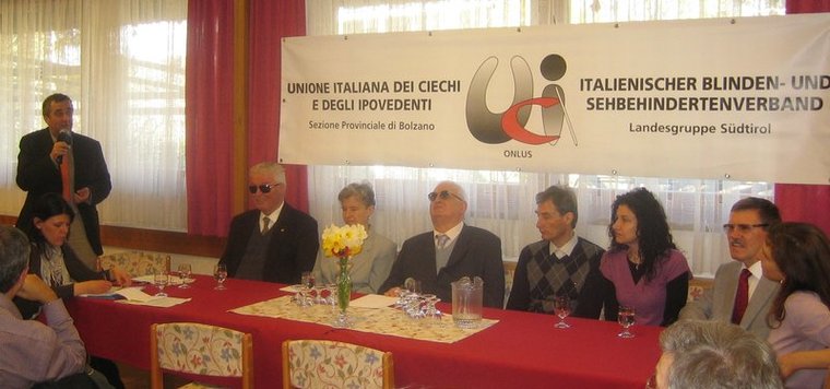Ospite d'onore sindaco Luigi Spagnolli e l'ufficio di presidenza dell'assemblea