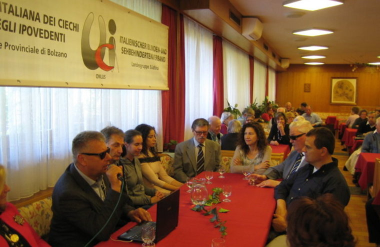 Foto: dott. Valter Calò saluta i presenti all'assemblea annua dei soci